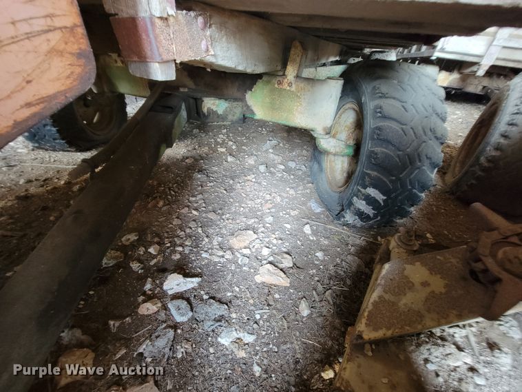 image for item KQ9257 (3) silage wagons