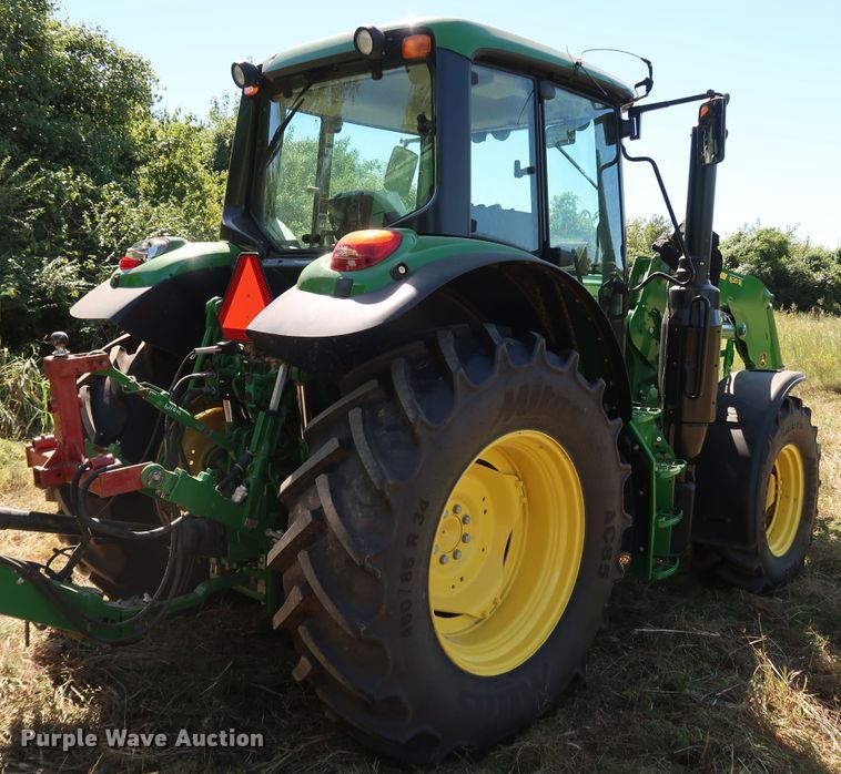 image for item KQ9711 2019 John Deere 6110M  MFWD tractor