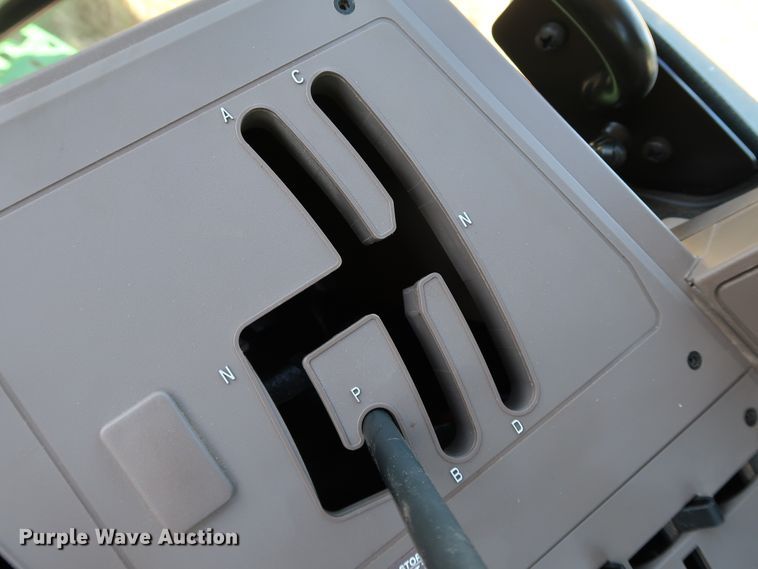 image for item KQ9711 2019 John Deere 6110M  MFWD tractor