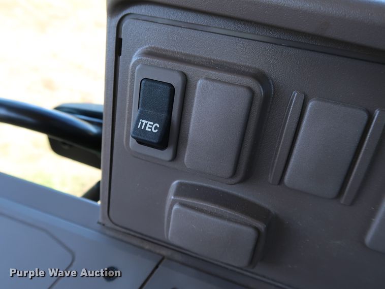 image for item KQ9711 2019 John Deere 6110M  MFWD tractor