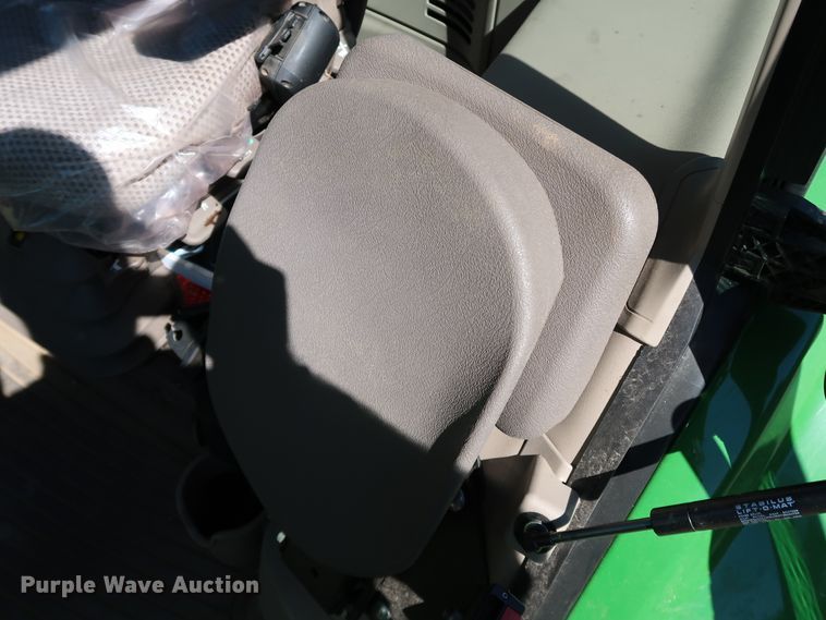 image for item KQ9711 2019 John Deere 6110M  MFWD tractor