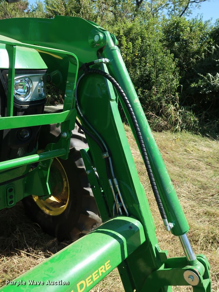 image for item KQ9711 2019 John Deere 6110M  MFWD tractor