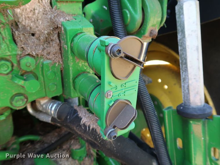 image for item KQ9711 2019 John Deere 6110M  MFWD tractor