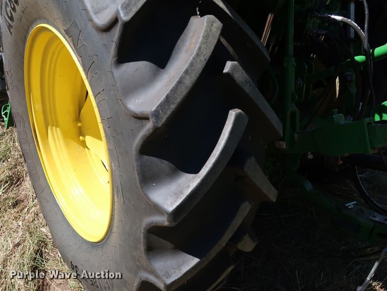 image for item KQ9711 2019 John Deere 6110M  MFWD tractor