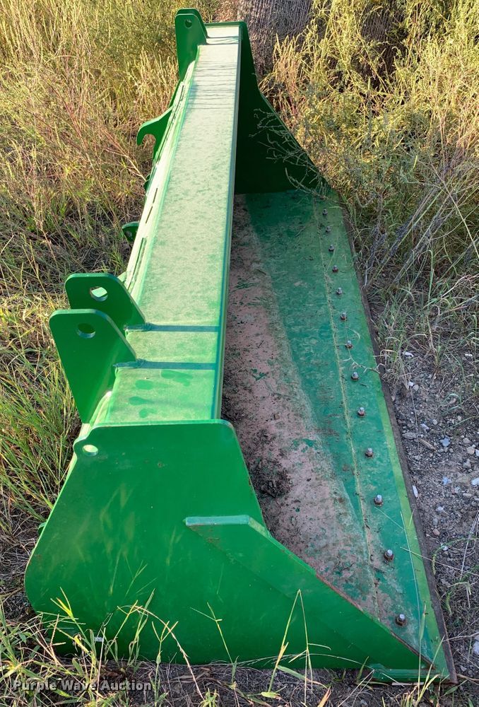 image for item KQ9711 2019 John Deere 6110M  MFWD tractor