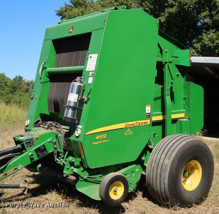 image for item KQ9712 2016 John Deere 469  round baler