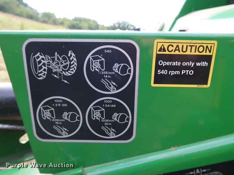 image for item KQ9712 2016 John Deere 469  round baler