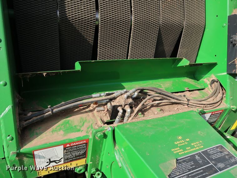 image for item KQ9712 2016 John Deere 469  round baler