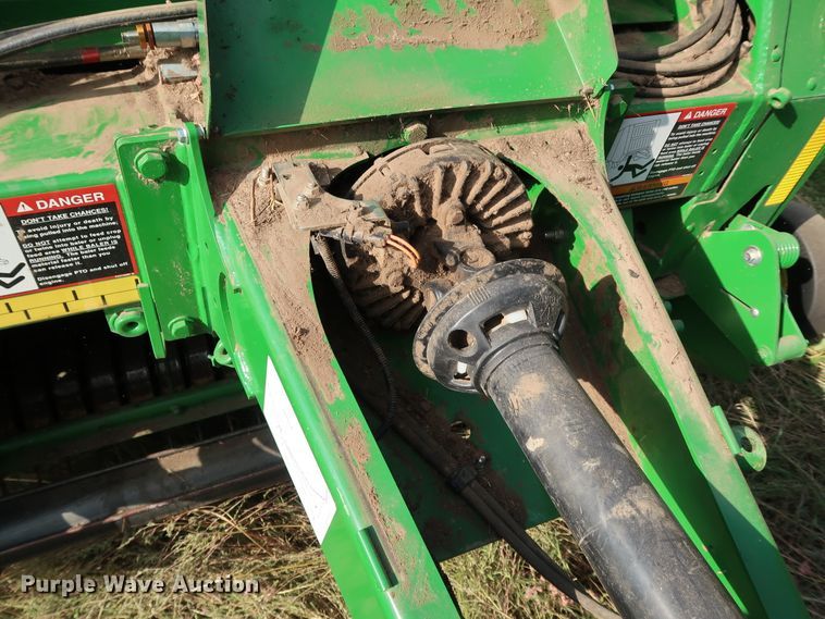 image for item KQ9712 2016 John Deere 469  round baler