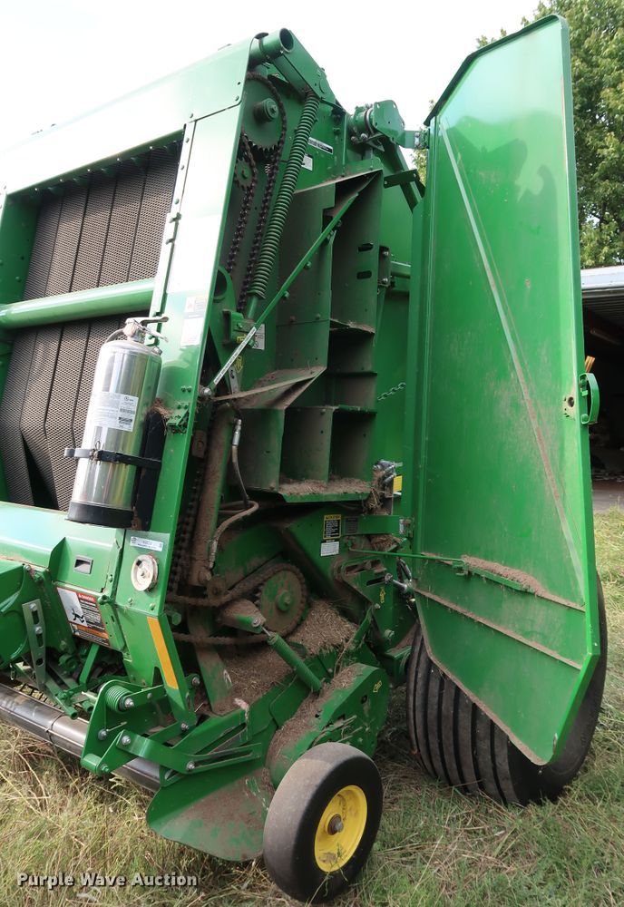 image for item KQ9712 2016 John Deere 469  round baler