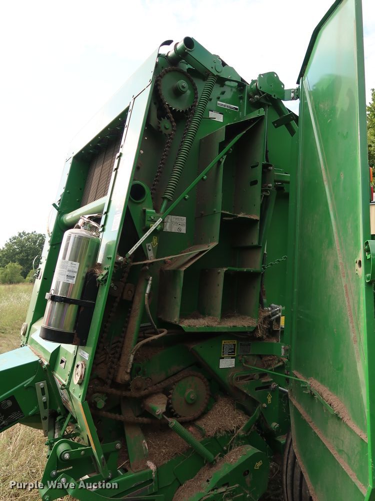 image for item KQ9712 2016 John Deere 469  round baler