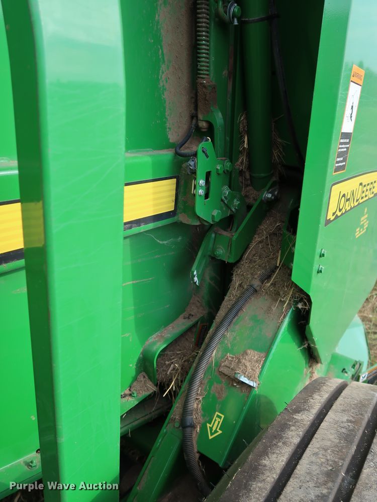 image for item KQ9712 2016 John Deere 469  round baler