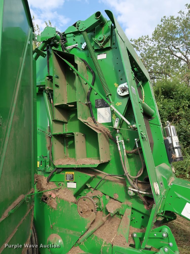 image for item KQ9712 2016 John Deere 469  round baler