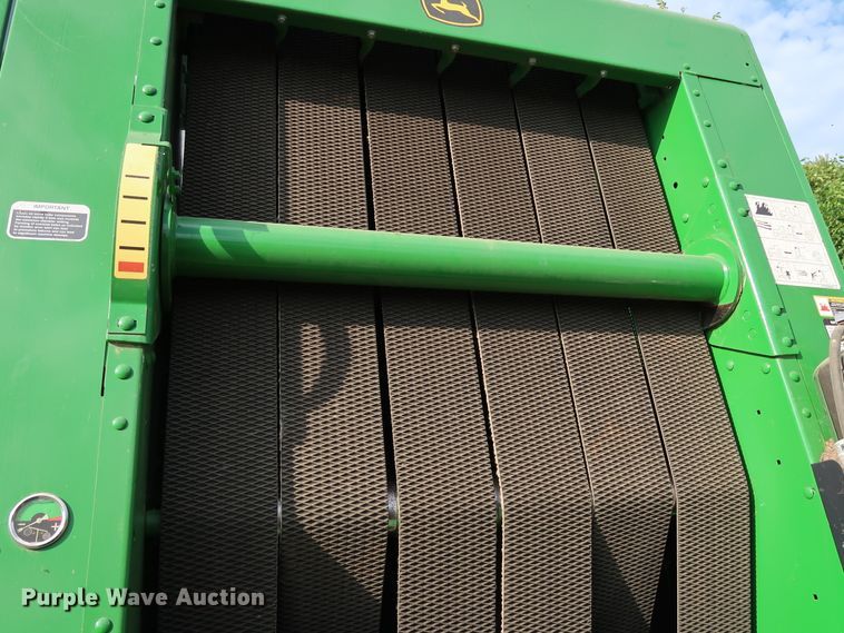 image for item KQ9712 2016 John Deere 469  round baler