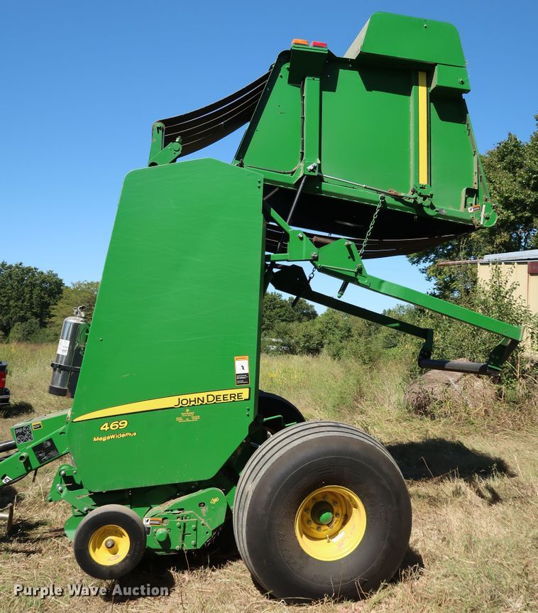 image for item KQ9712 2016 John Deere 469  round baler