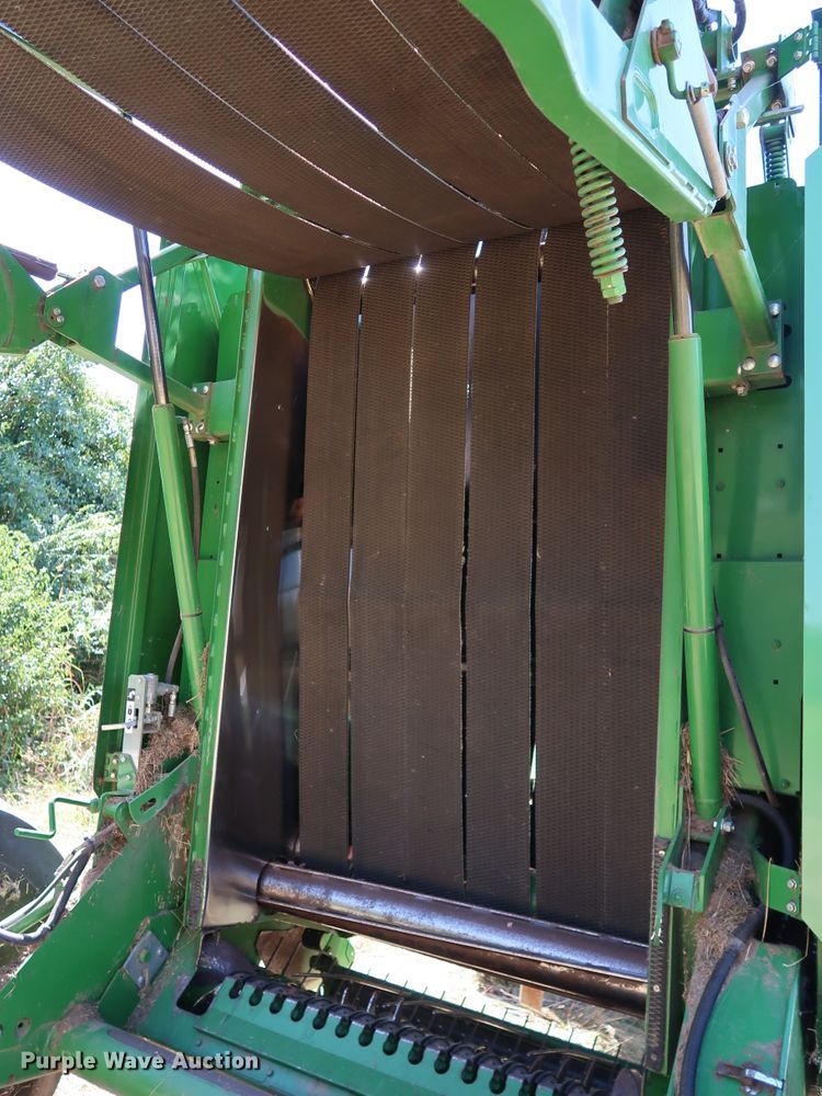 image for item KQ9712 2016 John Deere 469  round baler