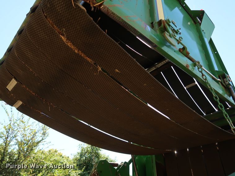 image for item KQ9712 2016 John Deere 469  round baler