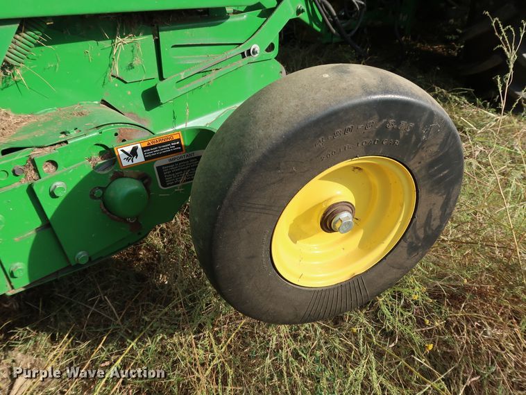 image for item KQ9712 2016 John Deere 469  round baler