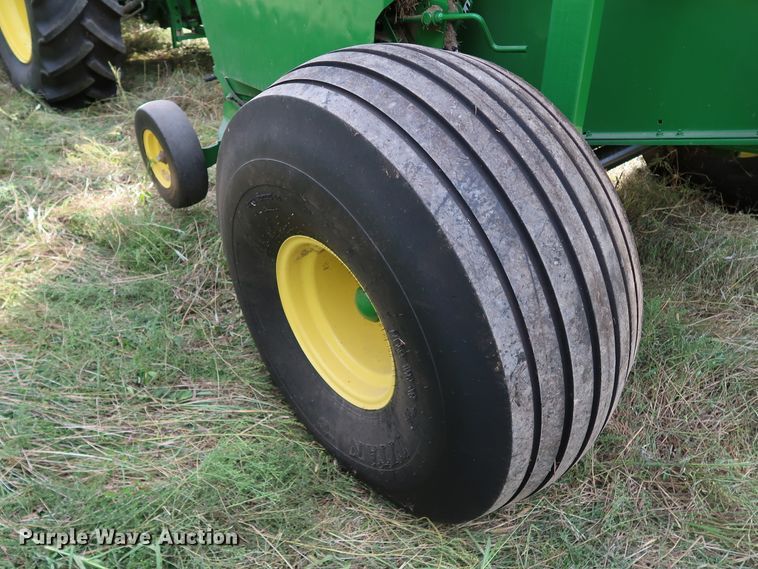 image for item KQ9712 2016 John Deere 469  round baler