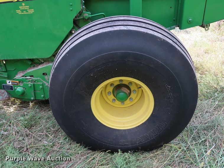image for item KQ9712 2016 John Deere 469  round baler