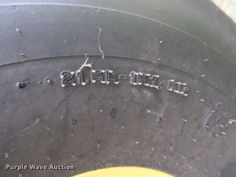 image for item KQ9712 2016 John Deere 469  round baler