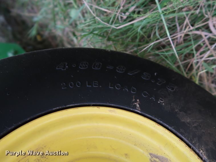 image for item KQ9712 2016 John Deere 469  round baler