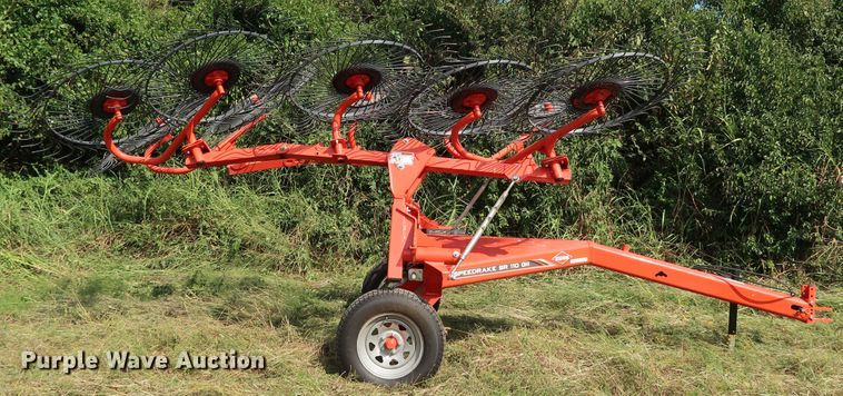 image for item KQ9714 2020 Kuhn SpeedRake SR110GII  hay rake