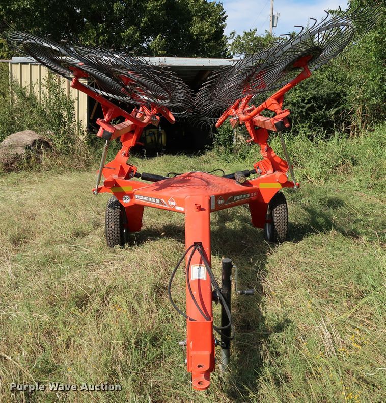 image for item KQ9714 2020 Kuhn SpeedRake SR110GII  hay rake