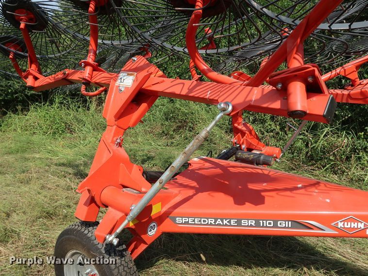 image for item KQ9714 2020 Kuhn SpeedRake SR110GII  hay rake