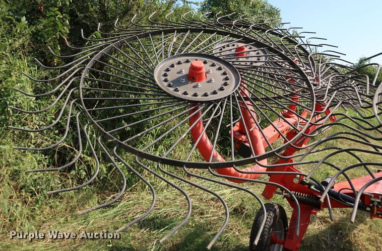 image for item KQ9714 2020 Kuhn SpeedRake SR110GII  hay rake