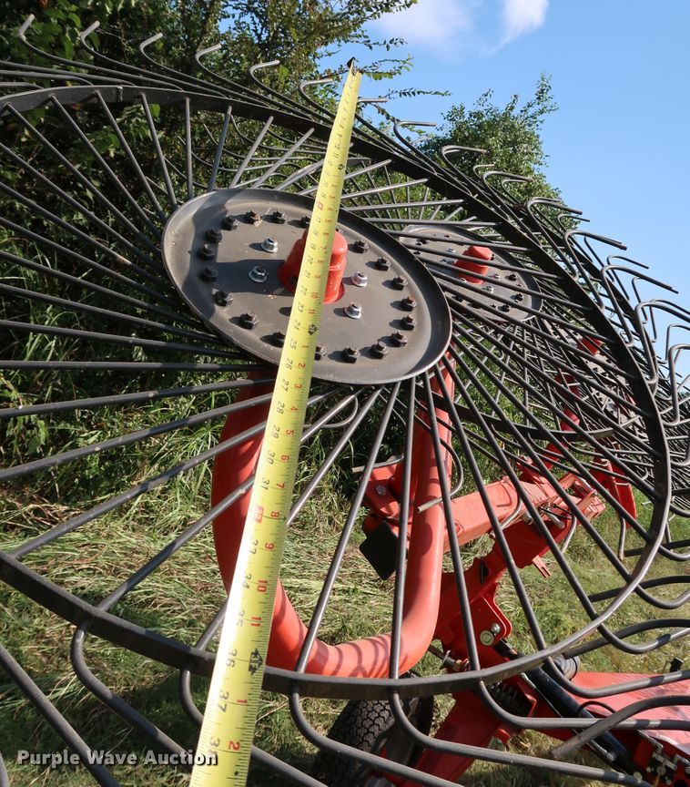 image for item KQ9714 2020 Kuhn SpeedRake SR110GII  hay rake