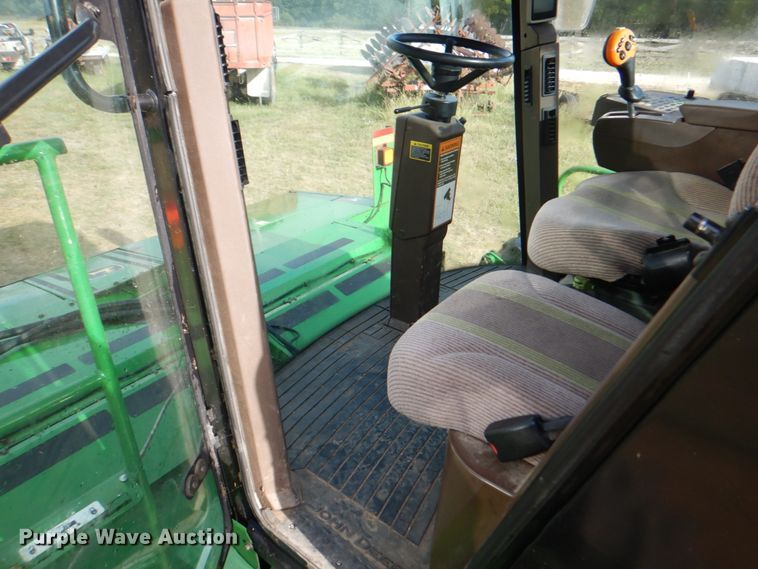 image for item KX9343 2013 John Deere R450  windrower