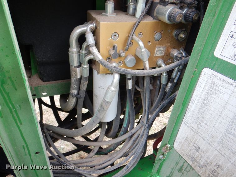 image for item KX9343 2013 John Deere R450  windrower