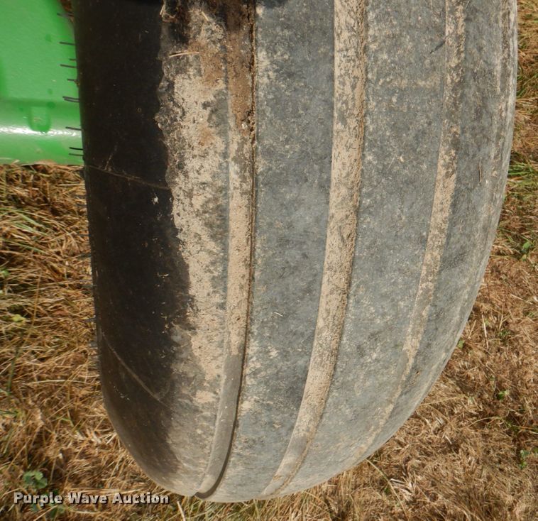 image for item KX9343 2013 John Deere R450  windrower