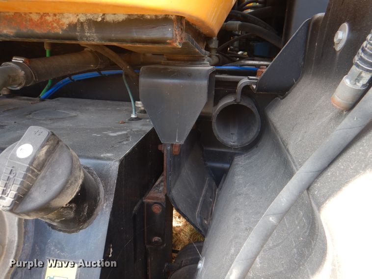 image for item KX9344 2003 JCB Fastrac 3220  4WD tractor