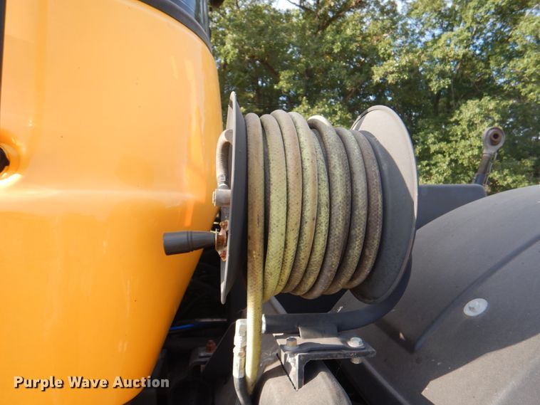 image for item KX9344 2003 JCB Fastrac 3220  4WD tractor