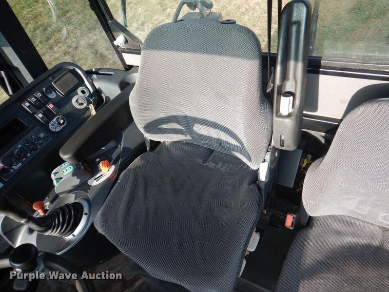 image for item KX9344 2003 JCB Fastrac 3220  4WD tractor