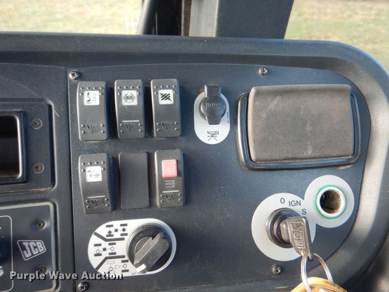 image for item KX9344 2003 JCB Fastrac 3220  4WD tractor