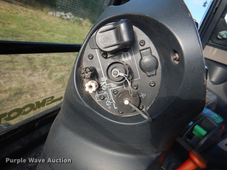 image for item KX9344 2003 JCB Fastrac 3220  4WD tractor