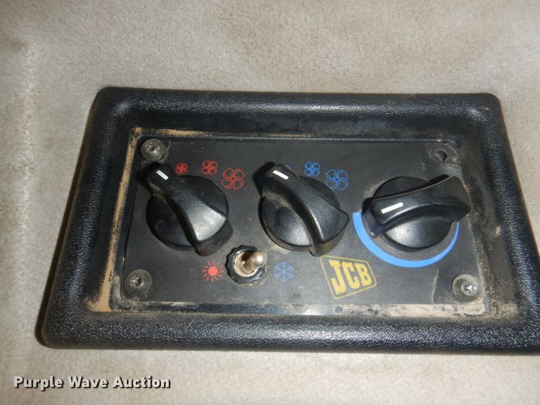 image for item KX9344 2003 JCB Fastrac 3220  4WD tractor