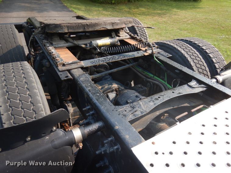 image for item IL9876 2015 Freightliner Cascadia 125  semi truck