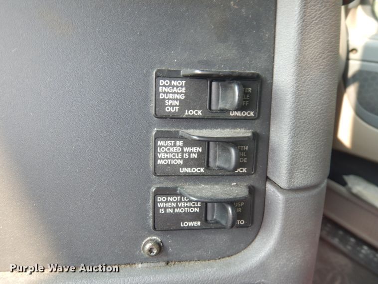 image for item IL9876 2015 Freightliner Cascadia 125  semi truck