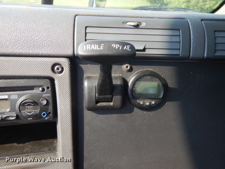 image for item IL9876 2015 Freightliner Cascadia 125  semi truck