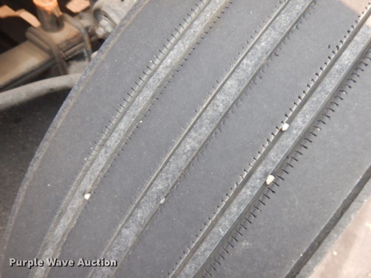 image for item IL9876 2015 Freightliner Cascadia 125  semi truck