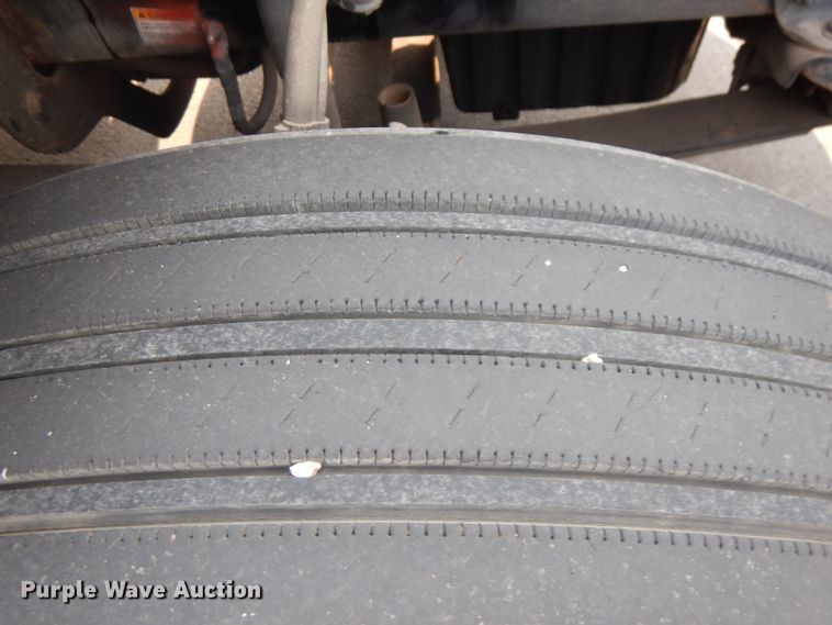 image for item IL9876 2015 Freightliner Cascadia 125  semi truck