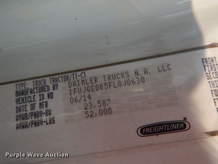 image for item IL9876 2015 Freightliner Cascadia 125  semi truck