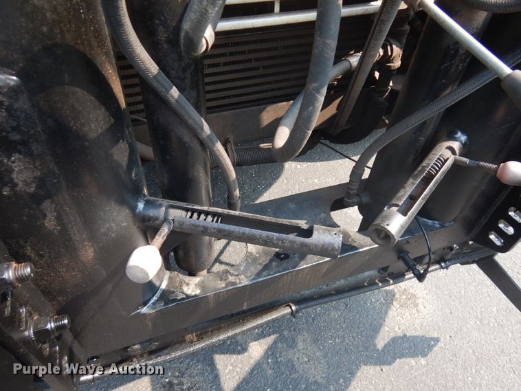 image for item IL9878 2004 Freightliner FL70  crane truck