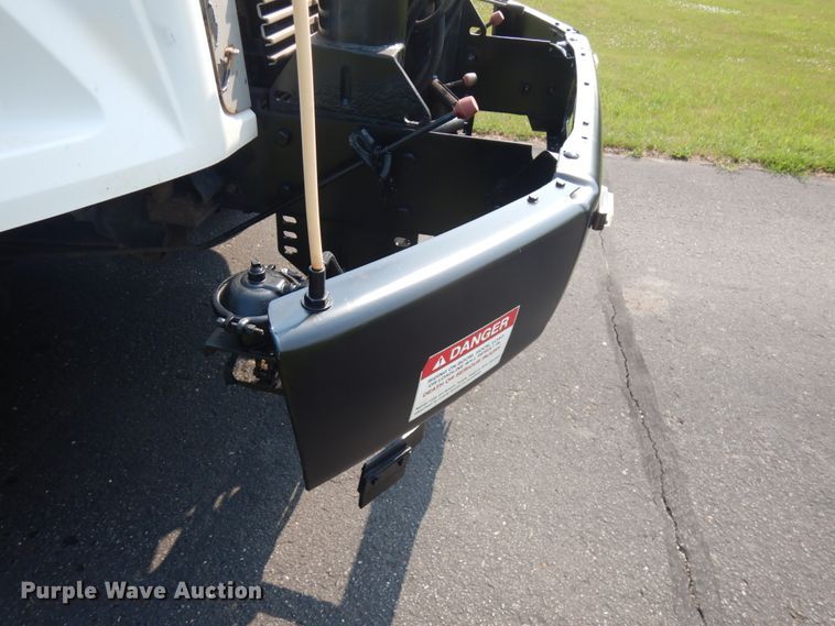 image for item IL9878 2004 Freightliner FL70  crane truck