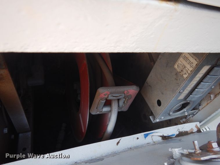 image for item IL9878 2004 Freightliner FL70  crane truck