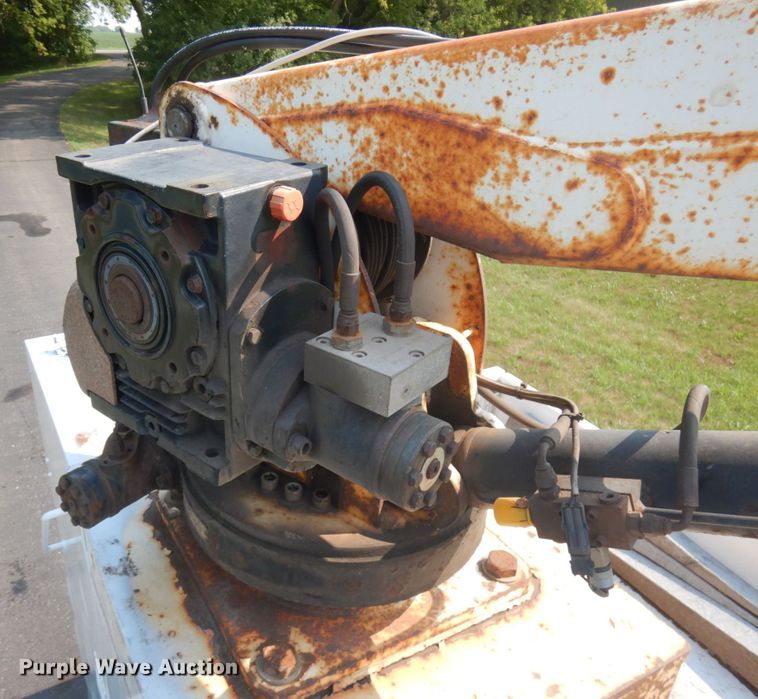 image for item IL9878 2004 Freightliner FL70  crane truck